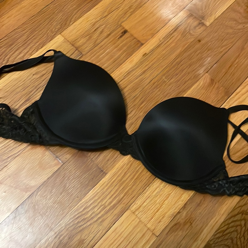 Black lace bra